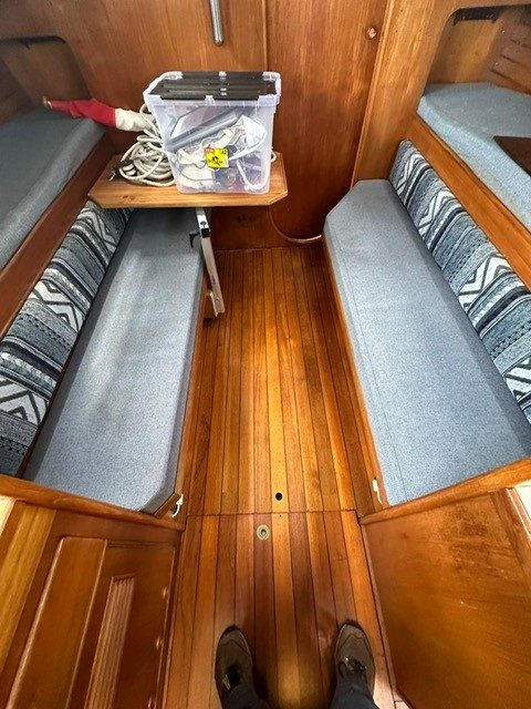 ROYAL HUISMAN 33